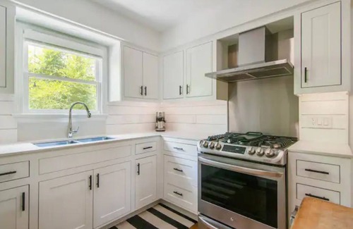 Bryker Woods House | West Austin Corporate: Execs Relocations Nurses