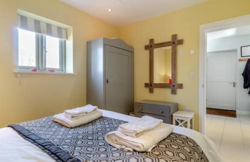 Knodishall House | West Barn Cottage