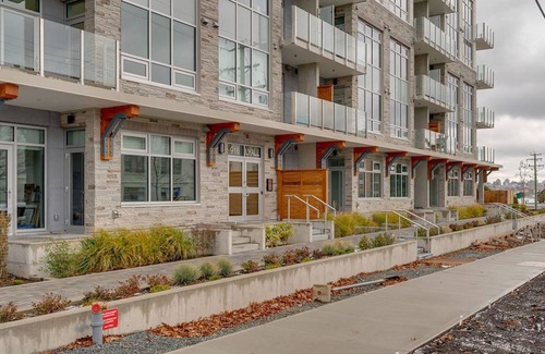 Esquimalt Condo | West Bay Bliss