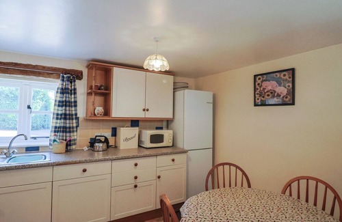 Christchurch Cottage | WEST BOWDEN FARM, pet friendly, with a garden in South Molton