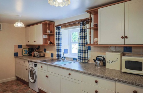 Christchurch Cottage | WEST BOWDEN FARM, pet friendly, with a garden in South Molton
