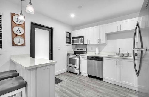 East Little Havana Apartment | West Brickell APT #1 Free Parking-Family Friendly