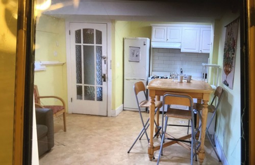 Mount Pleasant Villa | West Broadway guesthouse
