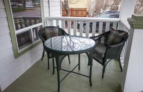 Livingston House | West Clark Getaway