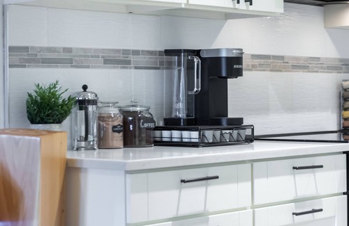 North Vancouver House | West Coast 3 Bedroom Garden Suite