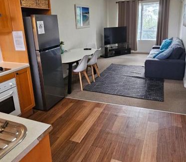 Scarborough Apartment | West Coast Delight Beach 1br 1 Bth