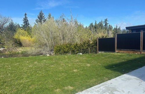 North Saanich Cottage | West Coast Executive Carriage House