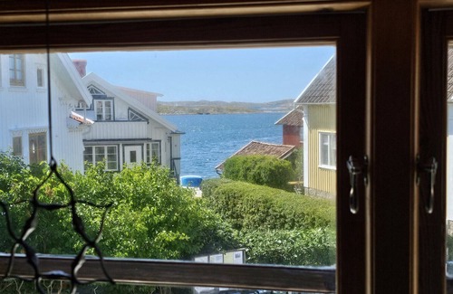 Edshultshall House | West Coast house 50m from the harbor in Edshultshall | SE09108