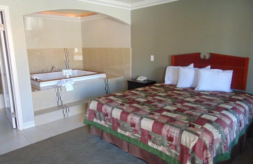 Santa Ana Hotel | West Coast Inn Santa Ana