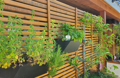 Departure Bay House | West Coast Retreat in a Quiet Neighborhood