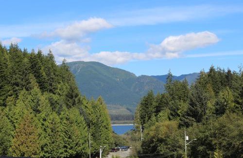 Port Renfrew Hotel | West Coast Trail Lodge
