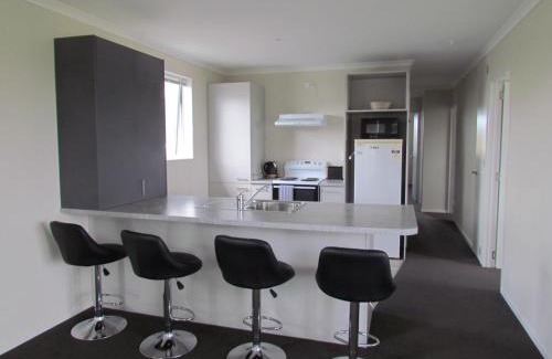 Te Kopuru House | West Coast Wonder 4 Minutes Drive to Glinks Gully