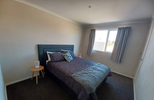 Te Kopuru House | West Coast Wonderland 4kms from Glinks Gully Dargaville.Modern home with views.