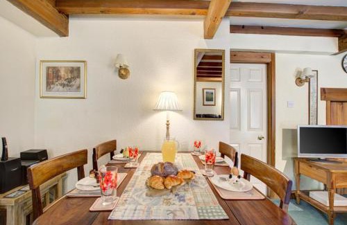 Worton House | West Cottage