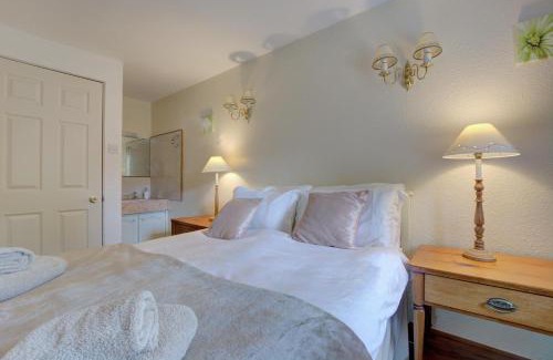 Worton House | West Cottage