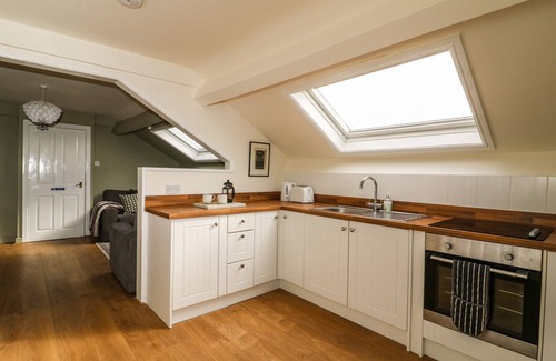 West Heslerton House | WEST COTTAGE, pet friendly, with pool in Rillington