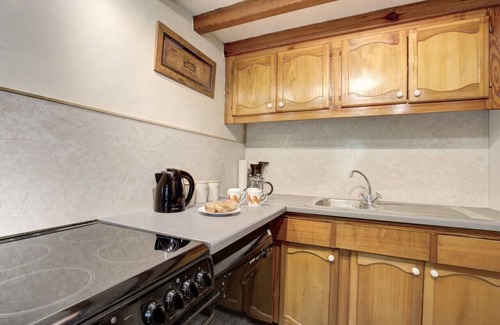 Worton House | West Cottage - Two Bedroom House, Sleeps 4