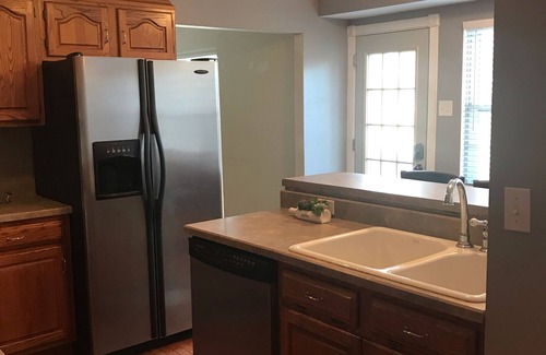 Des Peres House | West County Gem - Easy access to STL attractions!