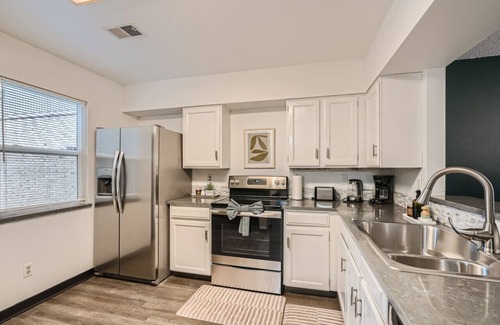 South Westminster House | West Denver Abode - 15 min to DT