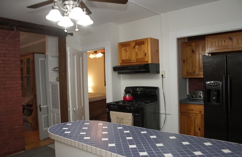 Parkside Apartment | West End 2nd Floor Apartment 762 Congress Street