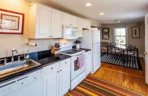 Provincetown Condo | WEST END 3 BDRM/2FULL BATH, BBQ, PARKING