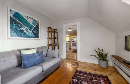 Portsmouth Apartment | West-End Gem 2BR Live like a Local in Portsmouth