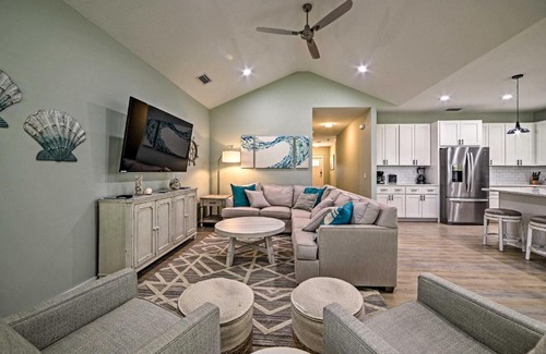 Riviera Beach House | West End Home with Yard Less Than 1 Mi to Beach Access!