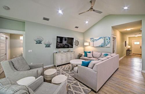 Riviera Beach House | West End Home with Yard Less Than 1 Mi to Beach Access!