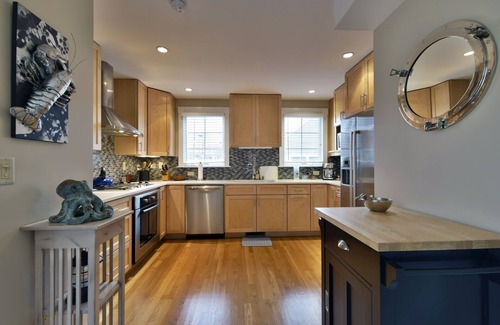 Provincetown House | West End Modern Private Townhouse, Quiet And 5 Minute Walk To The Beach!