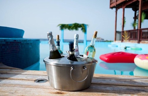 Antoneys Cay House | West End Nature view budget room