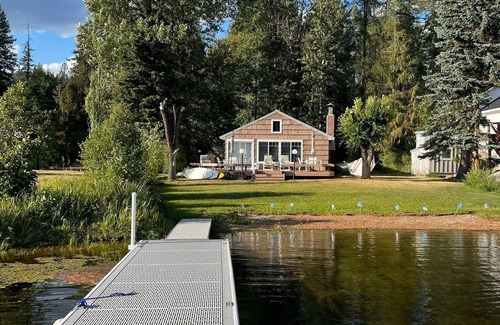 Newport Cabin | West End Sacheen Beauty! On The Water, Outstanding Views, Amazing Deck And Lawn