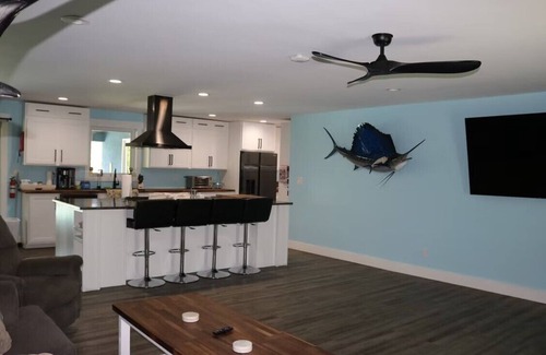 West End House | West Grand Bahama beautiful 4-bedroom house with boat dock and pool