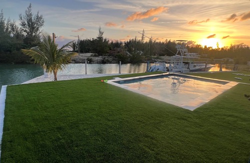 West End House | West Grand Bahama beautiful 4-bedroom house with boat dock and pool