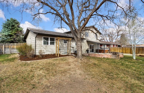 Greeley House | West Greeley 5 bed/4 bath tastefully furnished and recently updated.