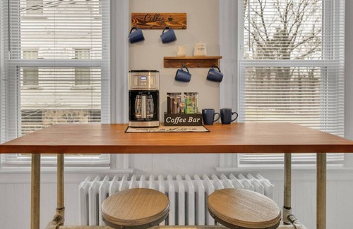 West Hartford Apartment | West Hartford Center: Cozy New England Apartment