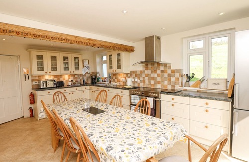 Crediton Cottage | WEST HENSTILL HOUSE, pet friendly, with open fire in Sandford, Devon