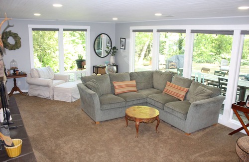 Medford House | West Hills House Newly renovated!