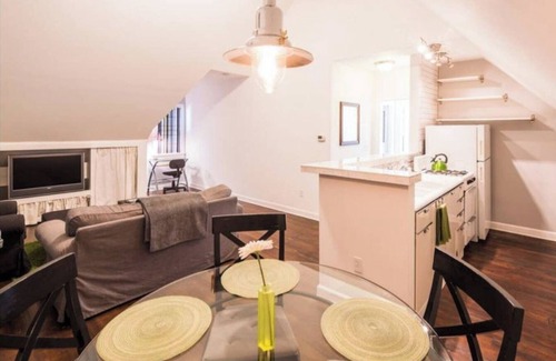 Melrose House | West Hollywood Little House with Backyard and Garage!
