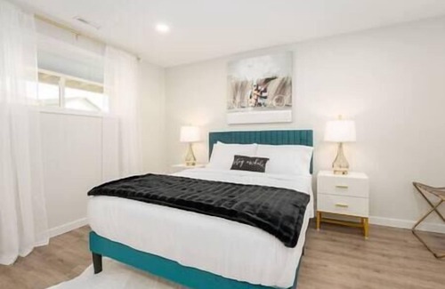 Lethbridge Bed & Breakfast | West Lethbridge Suite with Hot Tub