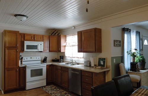 Mobridge House | West Lodge at East Side Motel