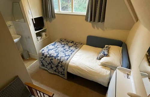 Aston Clinton House | West Lodge Hotel