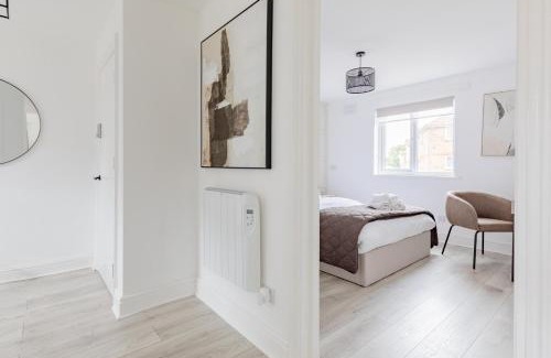 Hounslow Central Apartment | West London - Easy London Underground Access