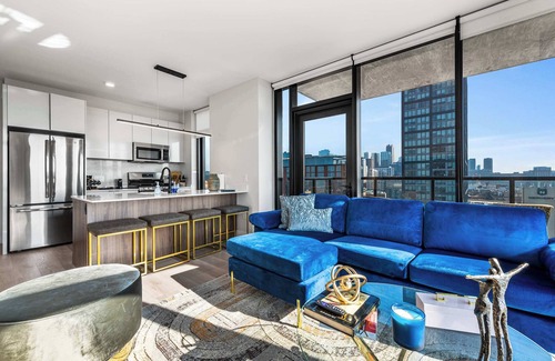 West Loop Apartment | West Loop Getaway: Balcony, Dining Steps, Quiet