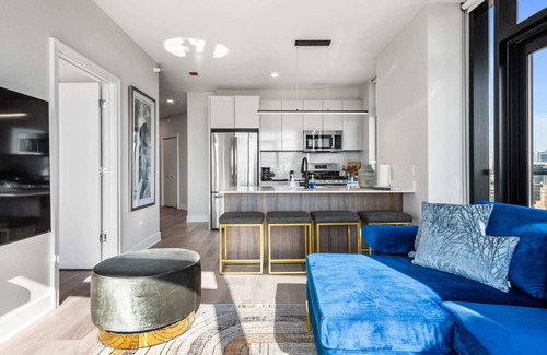 West Loop Apartment | West Loop Getaway: Balcony, Dining Steps, Quiet