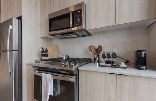 West Loop Apartment | West Loop Stay: Walkable, Skyline Balcony