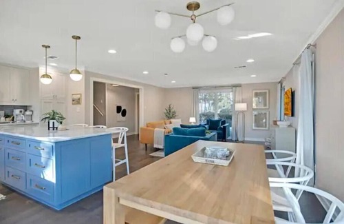 River Mountain House | West LR Mid-Century Modern - Evergreen Housenn