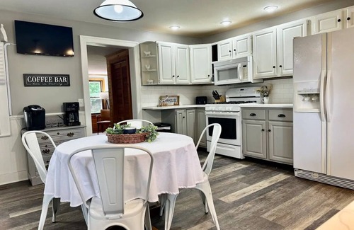 Montague House | West Michigan Relaxation Station