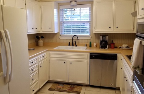 Midland House | West Midland/Beal Park - 3 bed, 2 bath, 2 car garage home