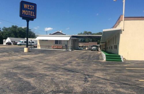 Freeport Hotel | West Motel