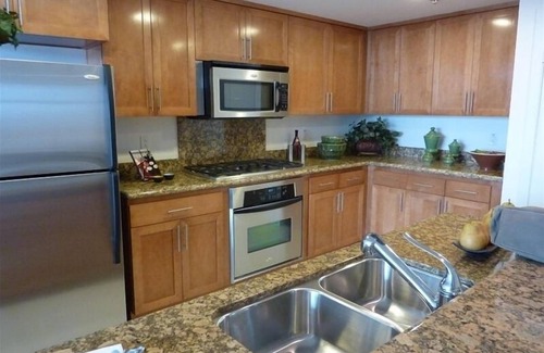 Waterfront Condo | WEST OCEAN TOWERS Long Bch Condo 2Bed/2BA/Sunny/Balcony/Pool/Gym/BEST BUILDING!
